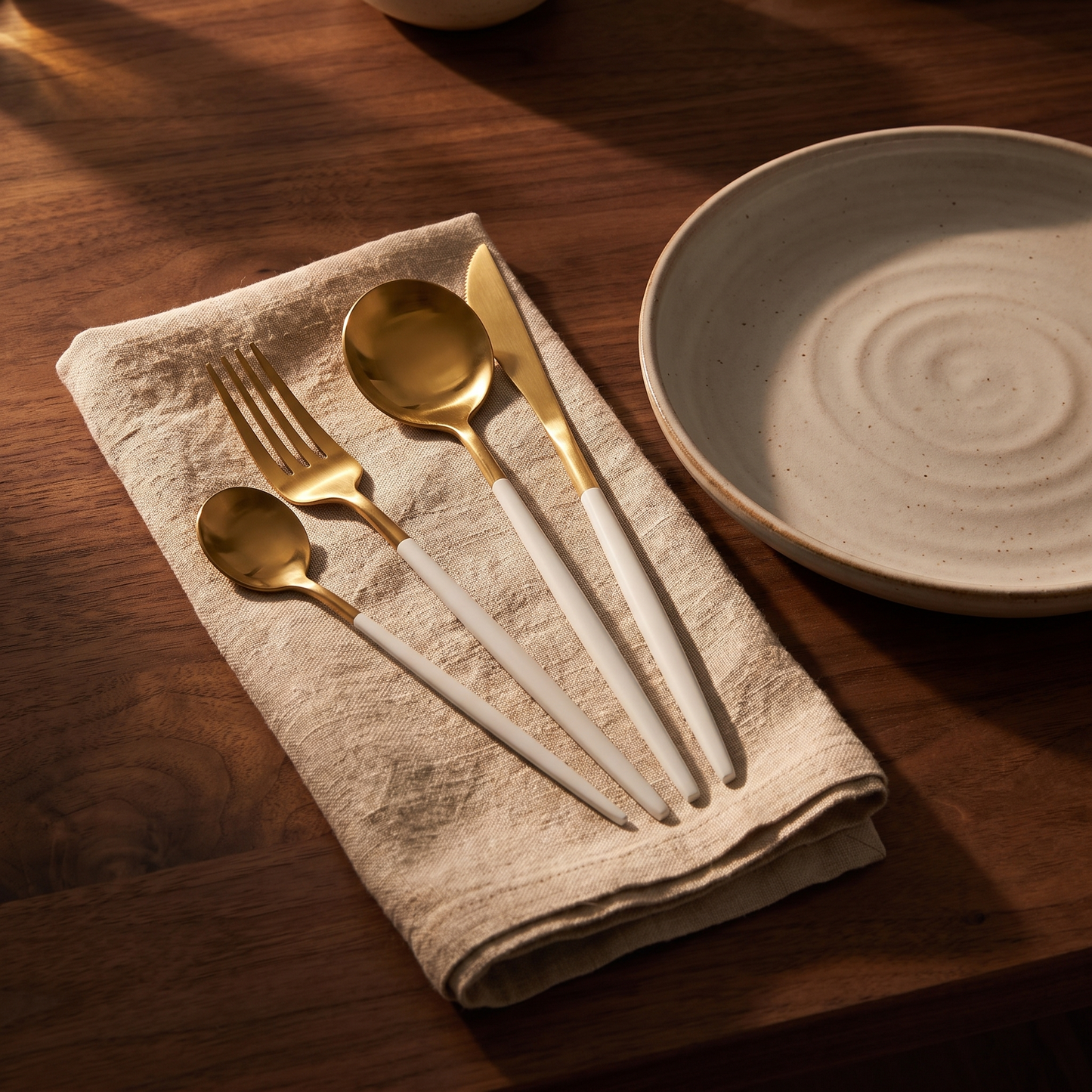 White & Gold — Mis Maison